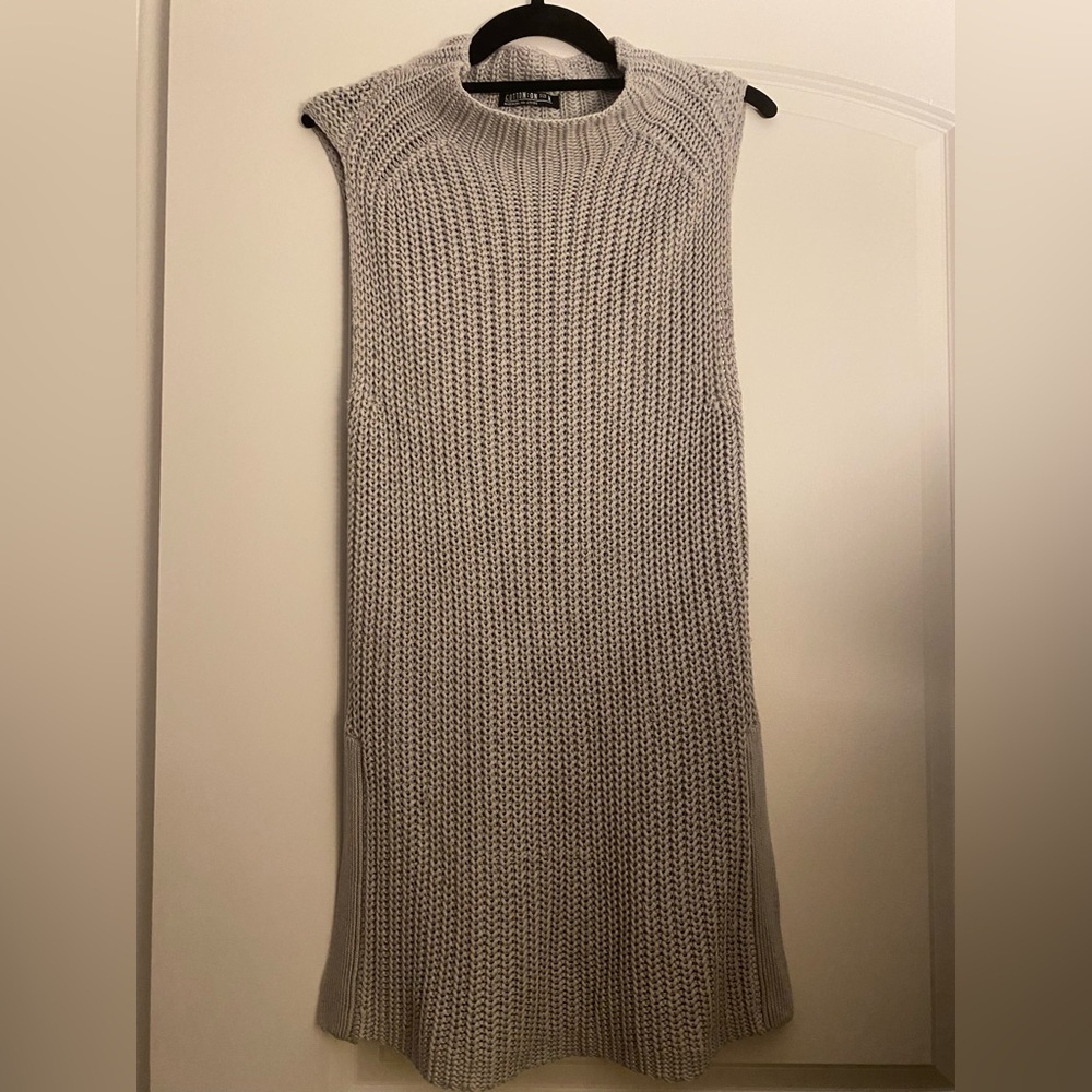 Sleeveless Knit Dress in Gray
